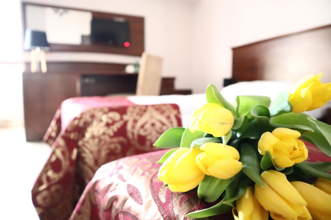 Aparthotel Ekspresja Nakło nad Notecią Esterno foto